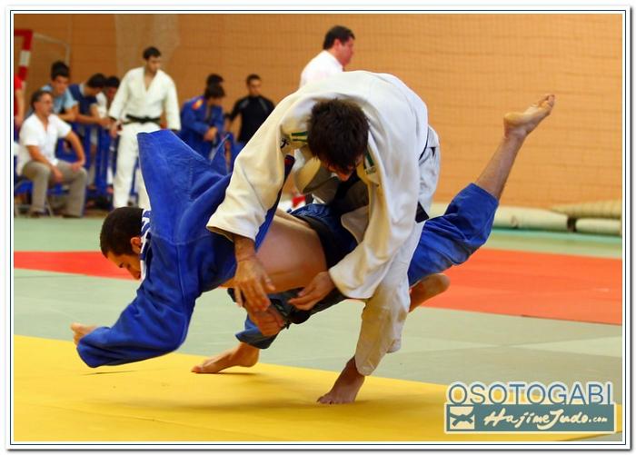 JCMB2011 90040